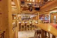 Bar, Cafe and Lounge Steig-Alm Hotel