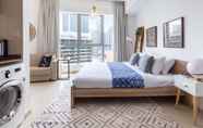 Bedroom 6 Dazzling & Artistic Studio Apartment In Dubai Marina