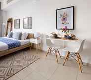 Bilik Tidur 5 Dazzling & Artistic Studio Apartment In Dubai Marina