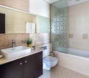 In-room Bathroom 4 Lavish 3BR With Study in Downtown Dubai