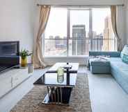 Ruang Umum 6 Panoramic 1BR Apartment In Dubai Marina