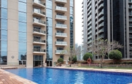 Swimming Pool 3 Visually Stunning 2BR in Dubai Marina - Sleeps 5!