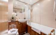 In-room Bathroom 4 Beautiful Central Windsor Apartment