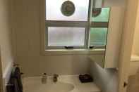 In-room Bathroom Ulster Apartments