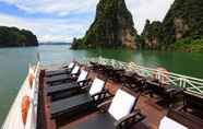 Lainnya 4 Halong Bay Deluxe Cruise Bungalow on Island