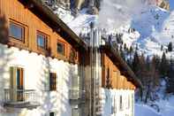 Bangunan B&B Hotel Passo Tre Croci Cortina