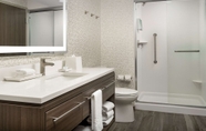 In-room Bathroom 4 Home2 Suites Polaris Columbus, OH