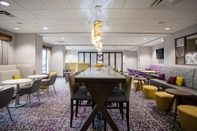 บาร์ คาเฟ่ และเลานจ์ Hampton Inn Lexington, TN