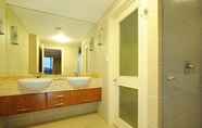 In-room Bathroom 2 Ocean Pearl - Airlie Beach