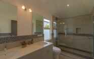 Toilet Kamar 6 Modern 3 Bedroom Pool Villa MP67