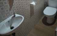 Toilet Kamar 7 Comfortable, Great and Cheap