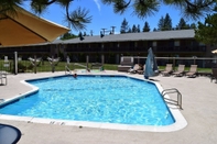 Swimming Pool Tahoe Sands Resort