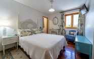 Bedroom 7 Villa com Piscina Braga by Izibookings