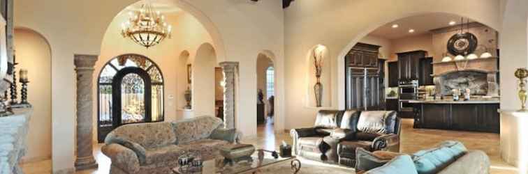 Lobby Tuscan Beauty With Incredible Views!