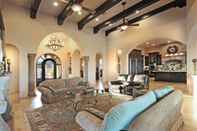 Lobby Tuscan Beauty With Incredible Views!