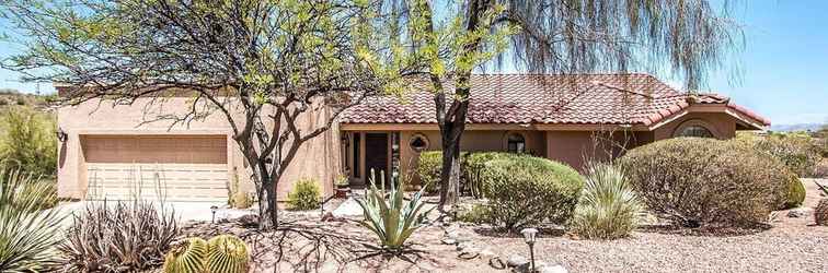 Bangunan Fountain Hills With Heated Pool and Amazing Views!