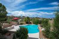 Kolam Renang Fountain Hills With Heated Pool and Amazing Views!