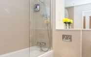 In-room Bathroom 6 ALTIDO Lovely 1-bed Flat Near 02 Arena