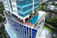 Kolam Renang Three-bedrooms Apartment, Oakwood Suites La Maison Jakarta