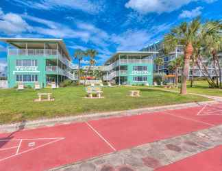 Exterior 2 Tropic Terrace #44 - Beachfront Rental 2 Bedroom Condo by Redawning