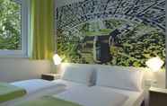 Bedroom 7 B&B Hotel Karlsruhe