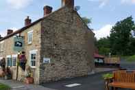 Exterior White Horse inn