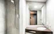 In-room Bathroom 5 B&B Hotel Kempten