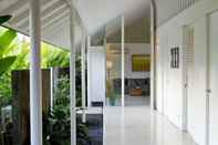 Lobi Villa White