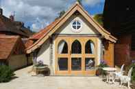 Luar Bangunan Remarkable 1-bed Cottage Near Henley-on-thames