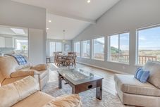 Common Space Windsong Hideaway