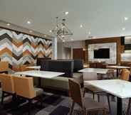 Restoran 5 La Quinta Inn & Suites by Wyndham Louisville NE/Old Henry Rd