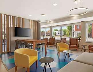 Sảnh chờ 2 Microtel Inn & Suites by Wyndham Lac-Megantic