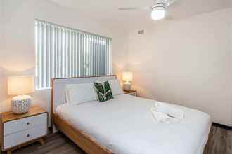 Kamar Tidur 4 Stylish Apartment in Leafy South Perth