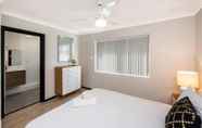 Kamar Tidur 7 Bright 1BR Apartment Close to Foreshore & Cbd