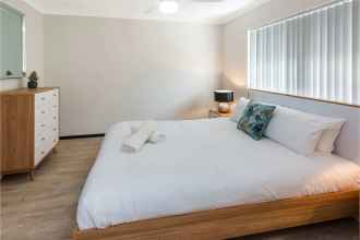 Bedroom 4 Executive 1BR Suite - Close to Foreshore & Cbd