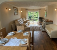 Common Space 2 Santa Rosa - 4 Bedroom Holiday Home