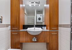 Others 7 QV Waterfront Apt with Wifi - 946