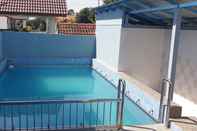 Kolam Renang Mri Homestay Sg Buloh - 2 Br House With Centralised Private Pool