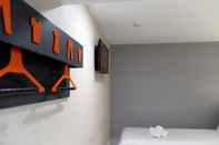 Bedroom easyHotel Cardiff