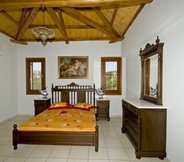 Kamar Tidur 2 Villa Manolia