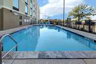 Swimming Pool Home2 Suites by Hilton Gulf Breeze Pensacola Area