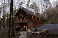 ภายนอกอาคาร Cabin ON THE River ~ Free Bikes and Kayaks ~ Patio