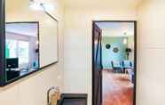 Toilet Kamar 3 Vibrant Apartment in Baflo by Op de Roemte