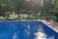 Kolam Renang Restful Villa in Albanella With Swimming Pool and hot tub