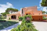 Bangunan Wonderful Villa in Vilamoura With Barbecue and Private Swimming Pool