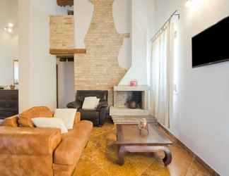 Lobi 2 Scenic Apartment in Ascoli Piceno with Hot Tub