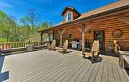 Ruang Umum 6 Weaverville Cabin on 50 Private Acres w/ 6 Cabins