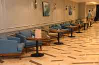 Bar, Cafe and Lounge Royal Jewel Al Raml Hotel