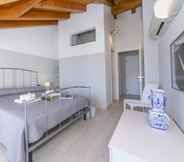 Bedroom 4 Blu Lake Apartment on Ghiffa Beach