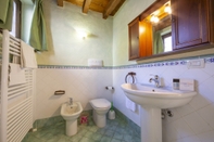 In-room Bathroom Mimosa in Hilly area- Dog Friendly